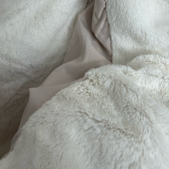 90 DEGREE by Reflex Hoodie with Faux Fur - Picture 6 of 6